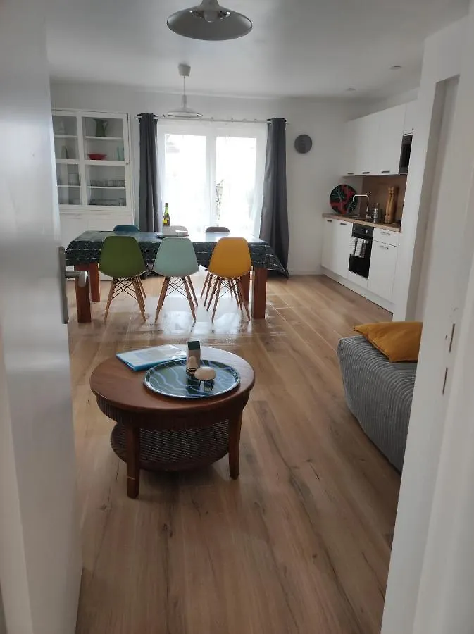 La Maison De La Plage Plouezec 0*,